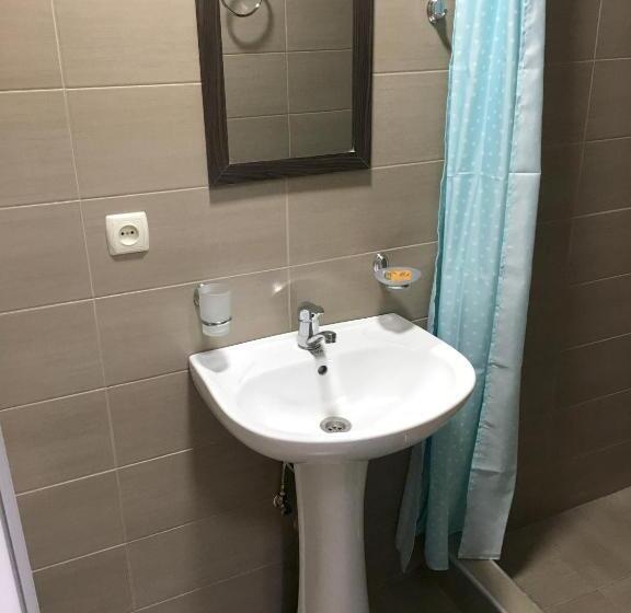 اتاق لوکس, Batumi Summer