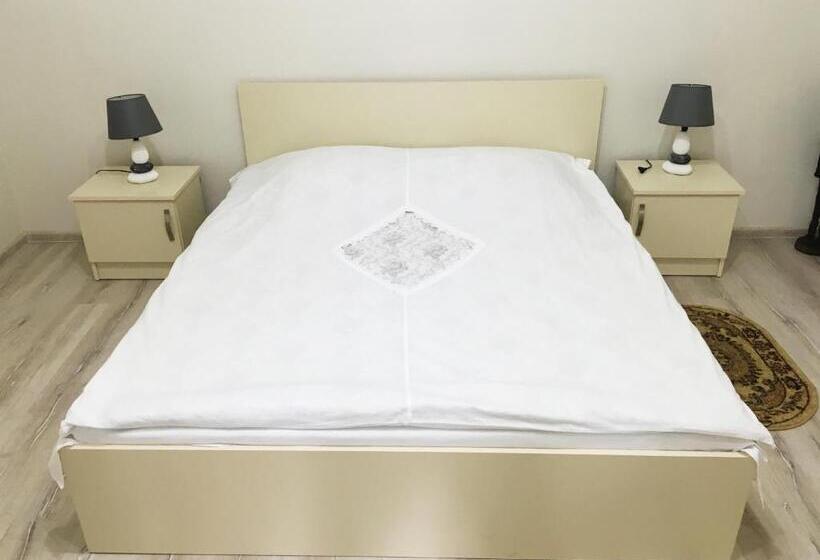 اتاق لوکس, Batumi Summer