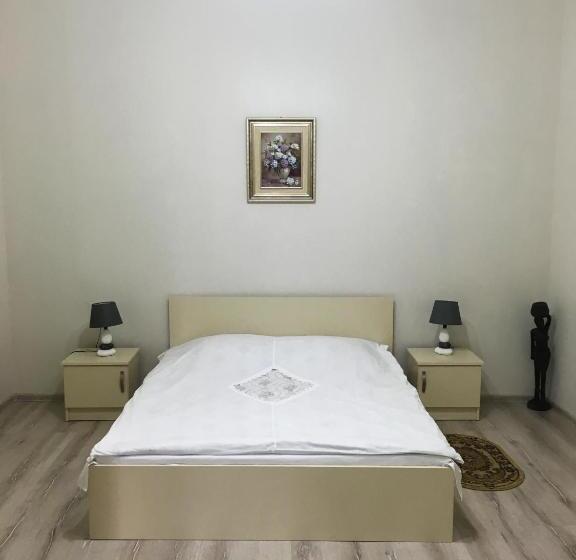 اتاق لوکس, Batumi Summer