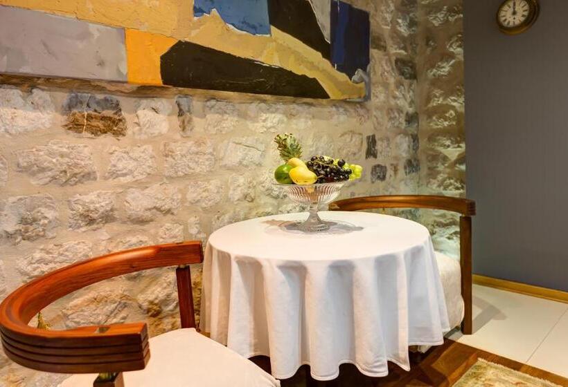 سوییت لوکس, Boutique Hotel Hippocampus