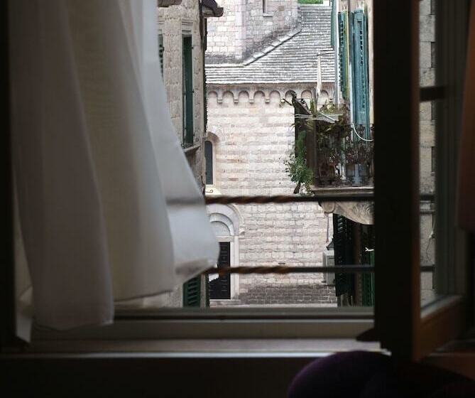 سوییت لوکس, Boutique Hotel Hippocampus