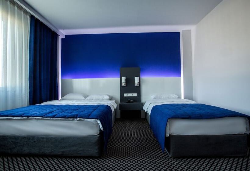 Habitació Triple Estàndard, Cavit Duvan Prestige