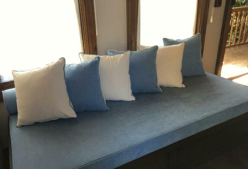 اتاق ساده سه‌ نفره, Cicekli Konak