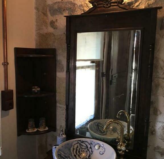 اتاق ساده سه‌ نفره, Cicekli Konak