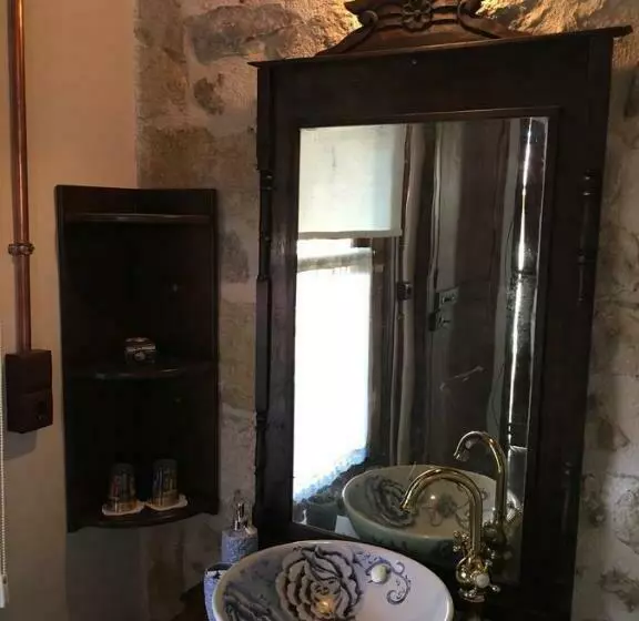اتاق ساده سه‌ نفره, Cicekli Konak