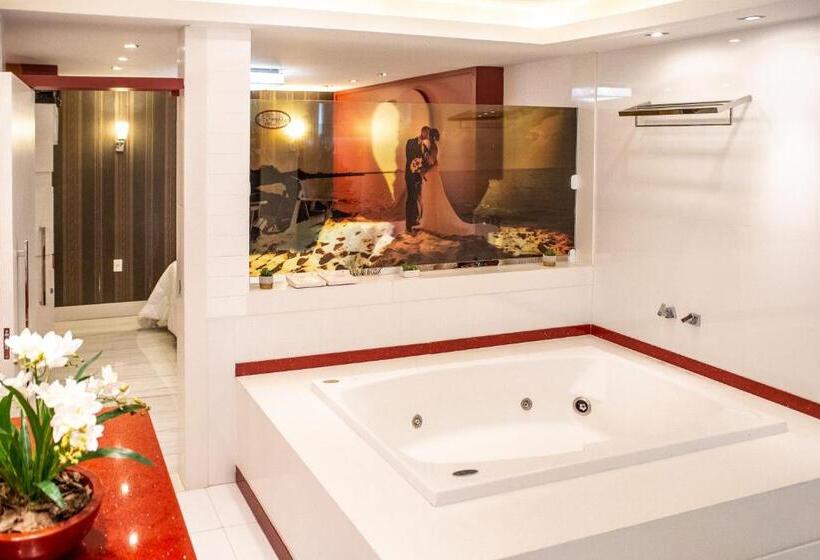 Люкс Deluxe Кровать Кинг, Cravo E Canela