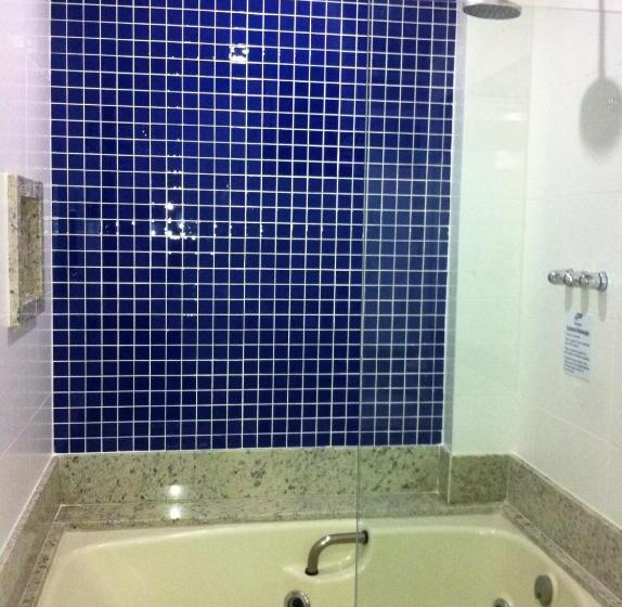 اتاق لوکس با وان آب گرم, Primor