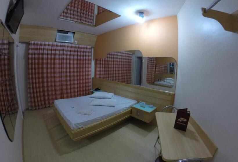 اتاق لوکس با وان آب گرم, Primor