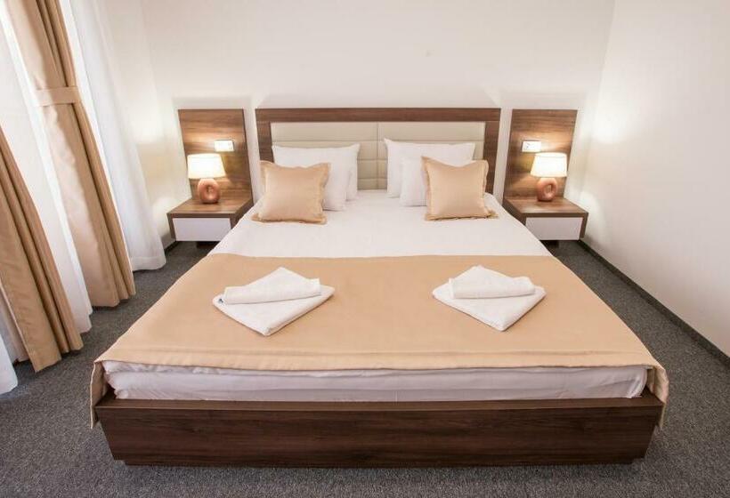 سوییت لوکس, Sokoline