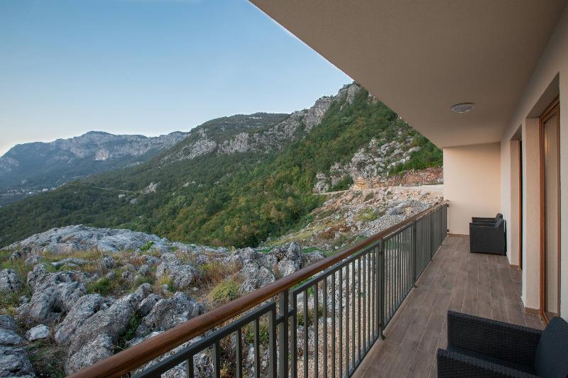 سوییت لوکس, Sokoline