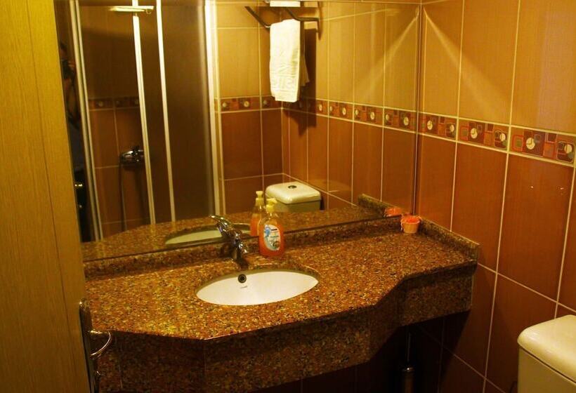 Suíte Familiar, Isik Otel