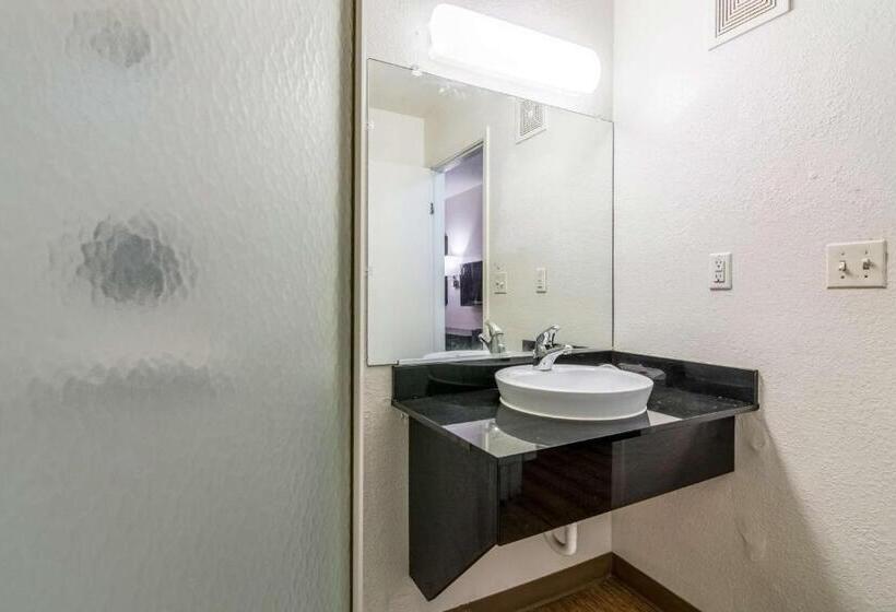 غرفة قياسية لذوى الاحتياجات الخاصة, Motel 6 lumberton, Nc