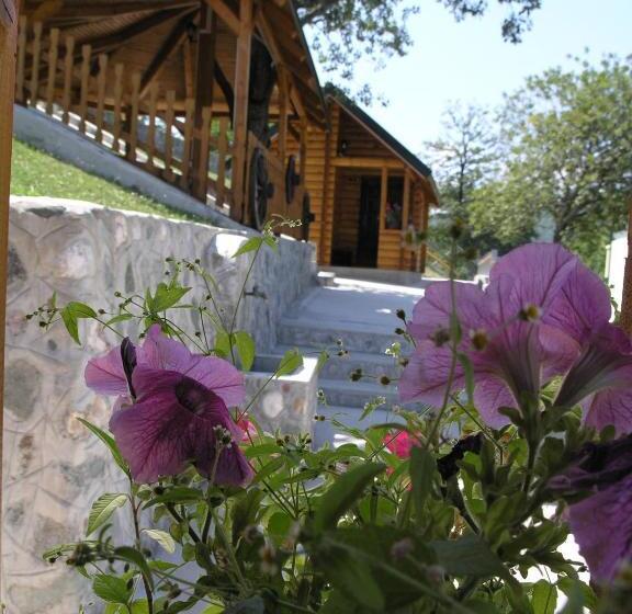 Standard bungalow mountain view, Motel Krstac