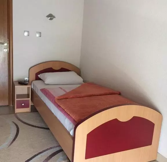 اتاق استاندارد یک نفره, Motel Krstac