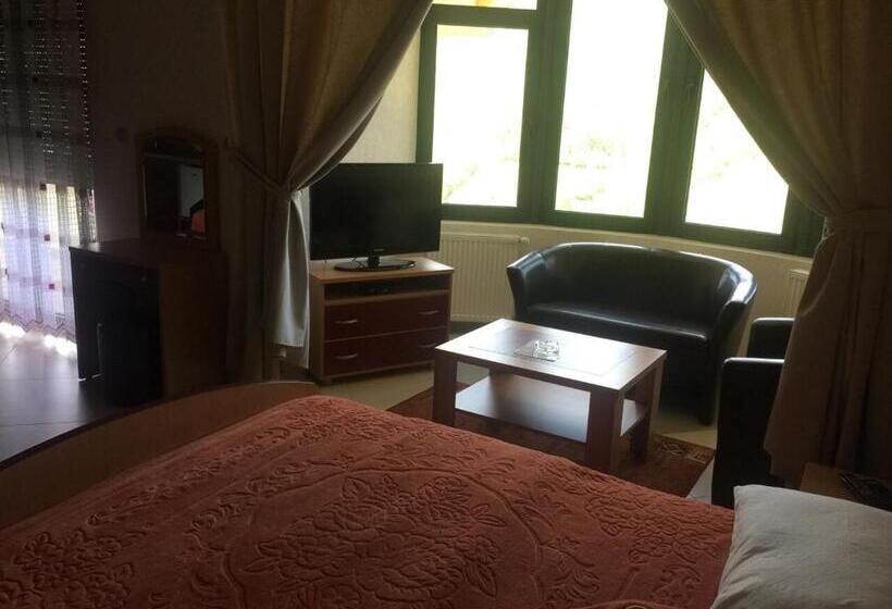 استودیو استاندارد با بالکن, Motel Krstac