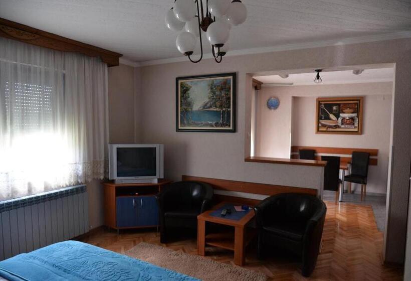 استودیو استاندارد با بالکن, Motel Krstac