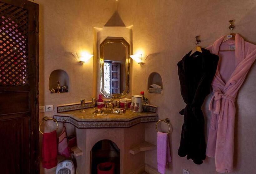 اتاق استاندارد چهار تخته, Riad Anabel