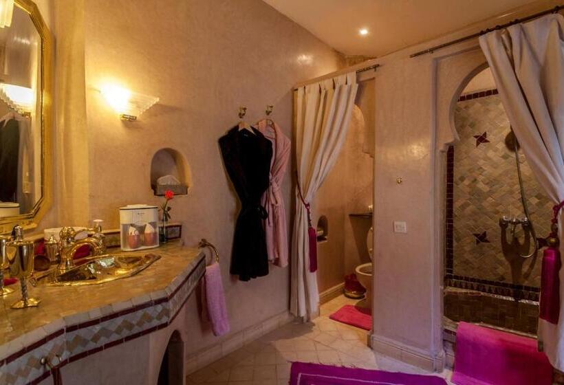 اتاق استاندارد چهار تخته, Riad Anabel