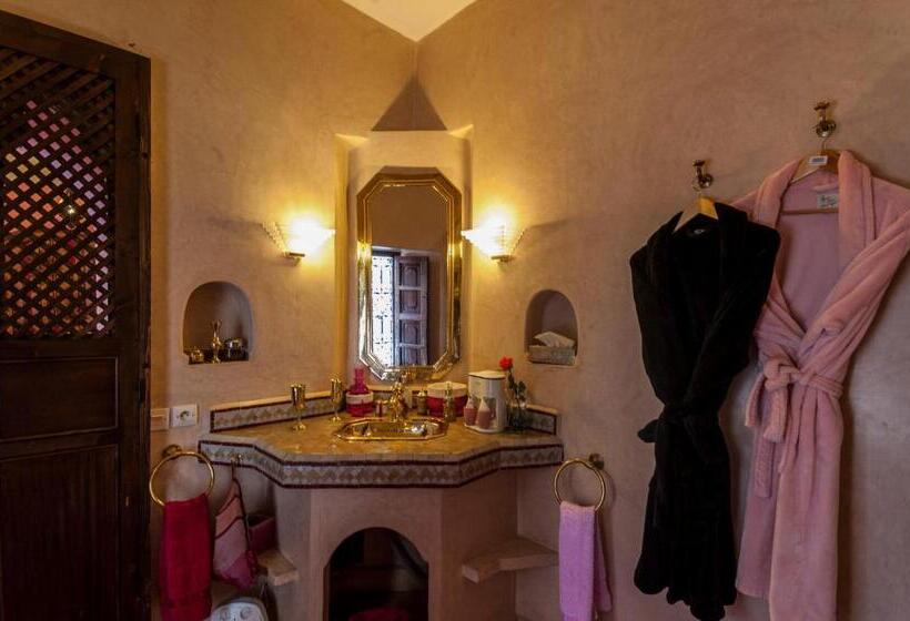 اتاق استاندارد چهار تخته, Riad Anabel