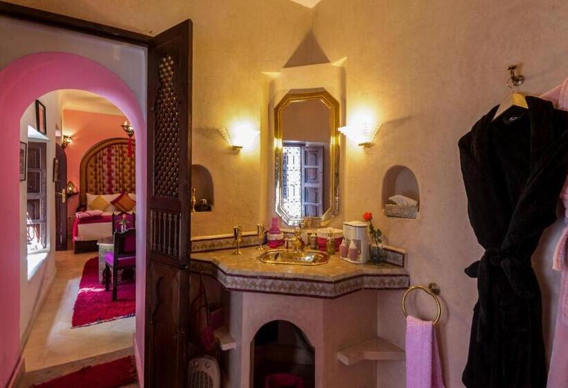 اتاق استاندارد چهار تخته, Riad Anabel