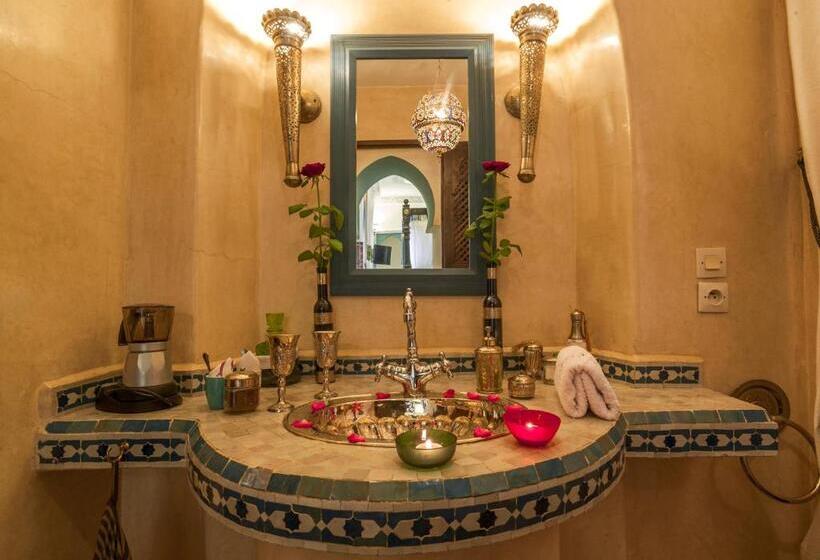 اتاق استاندارد سه نفره, Riad Anabel