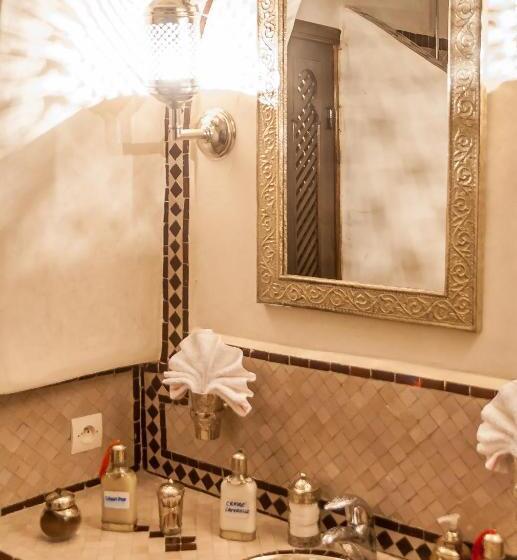 اتاق استاندارد سه نفره, Riad Anabel