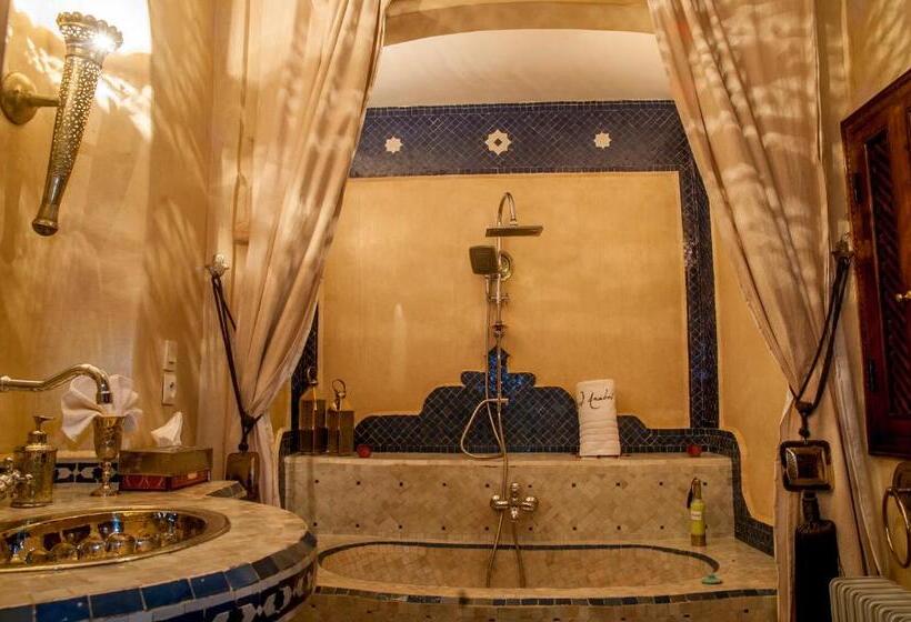 اتاق استاندارد سه نفره, Riad Anabel