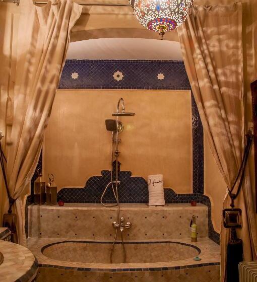 اتاق استاندارد سه نفره, Riad Anabel