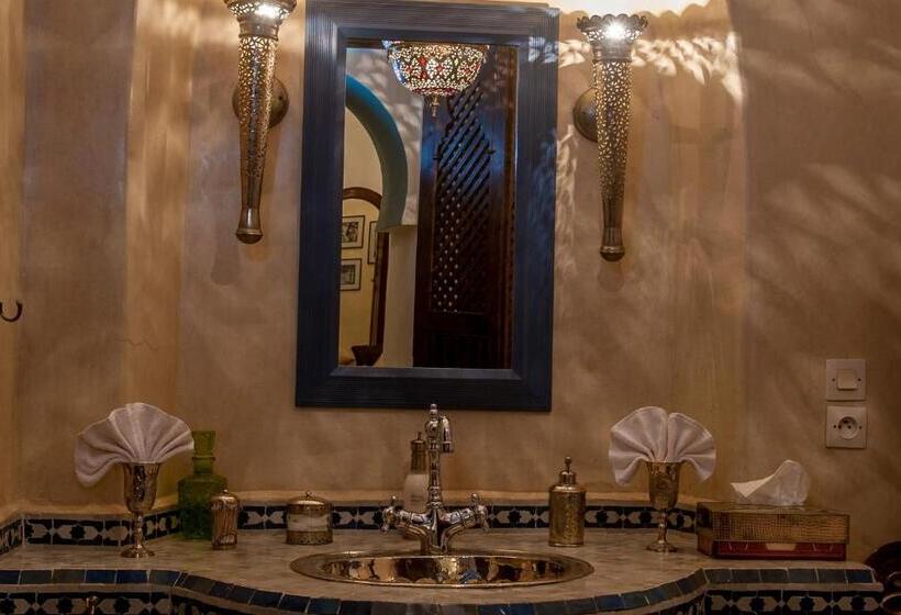 اتاق استاندارد سه نفره, Riad Anabel