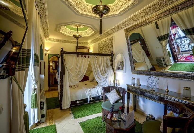 اتاق استاندارد سه نفره, Riad Anabel