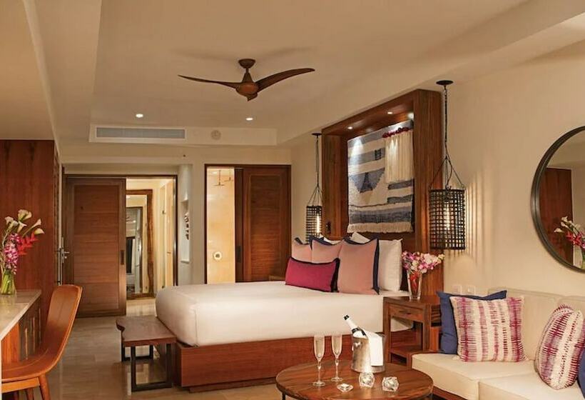سوئیت جونیور با تخت بزرگ, Secrets Cap Cana Resort & Spa - Adults Only - All Inclusive