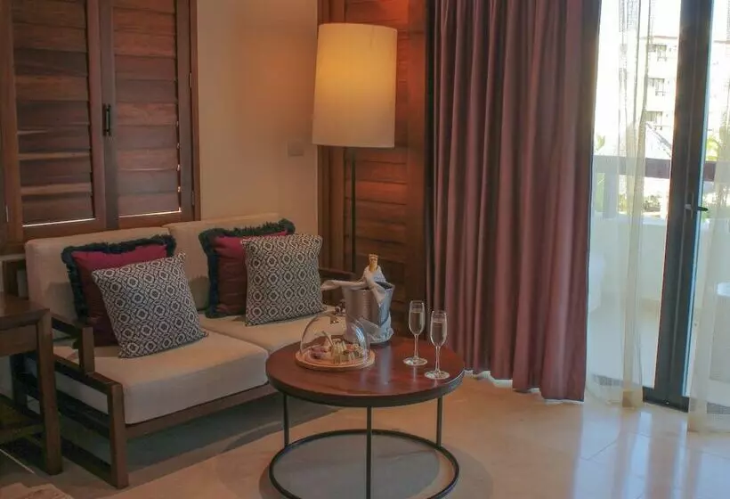 سوئیت جونیور با تخت بزرگ, Secrets Cap Cana Resort & Spa - Adults Only - All Inclusive