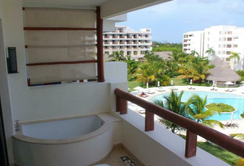 سوییت جونیور با چشمانداز استخر, Secrets Cap Cana Resort & Spa - Adults Only - All Inclusive