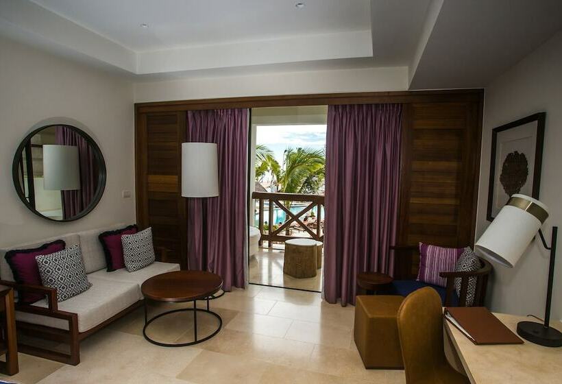 سوییت جونیور با چشمانداز استخر, Secrets Cap Cana Resort & Spa - Adults Only - All Inclusive