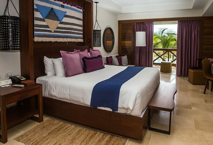 سوییت جونیور با چشمانداز استخر, Secrets Cap Cana Resort & Spa - Adults Only - All Inclusive