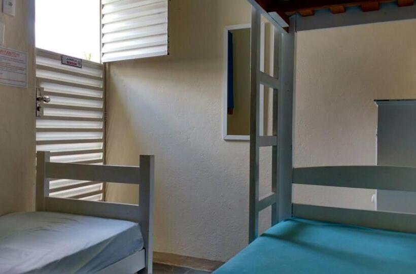 스탠다드 트리픔 룸 공동욕실, Chale Mineiro Hostel & Pousada