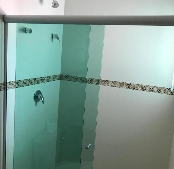 Economy Éénpersoonskamer, Excellence Plaza