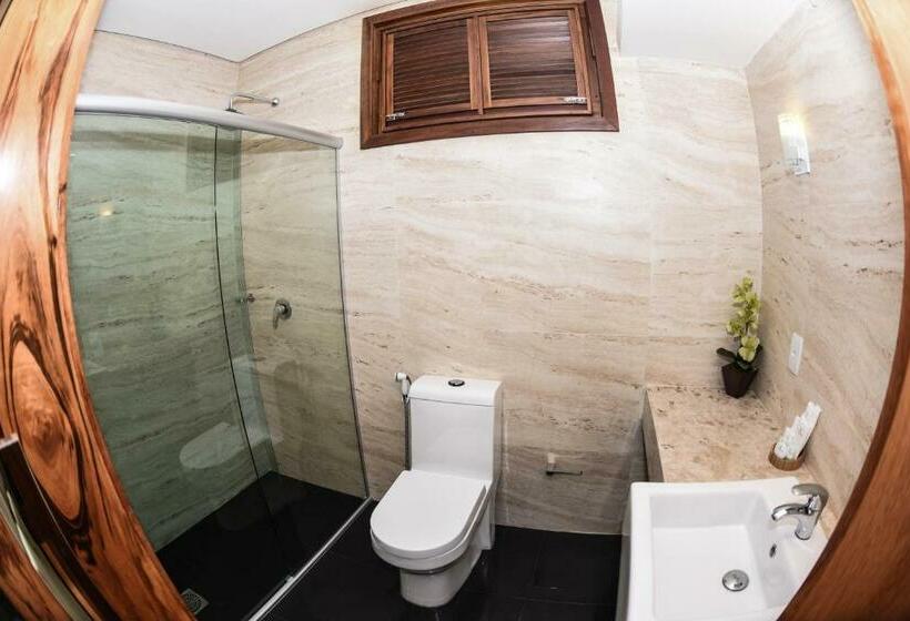 חדר סטנדרט לארבעה, Genus Beach