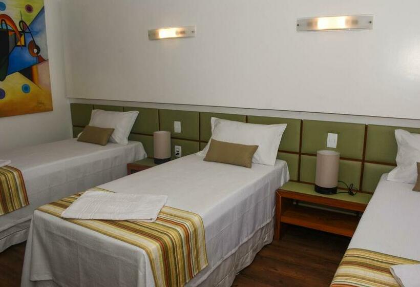 חדר משפחתי, Genus Beach