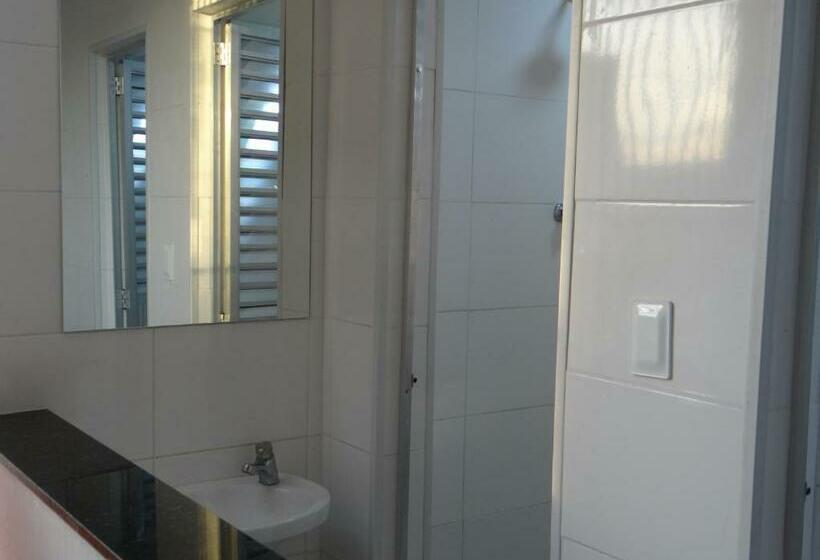 اتاق استاندارد با سرویس بهداشتی مشترک, Hospedagem Municipal