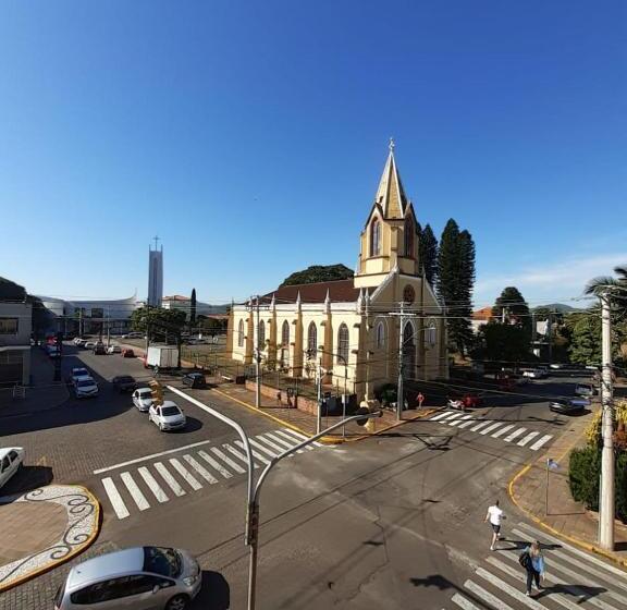 标准工作室, Klein Ville Dois Irmaos