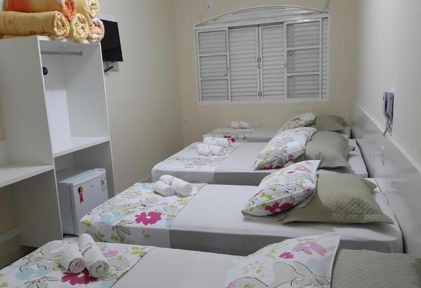 חדר משפחתי, La Madre