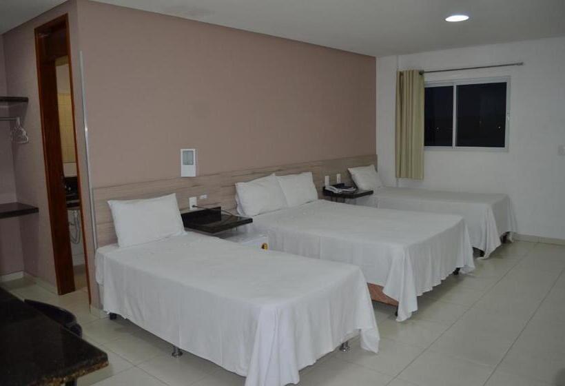 חדר סטנדרט לשלושה, La Ville