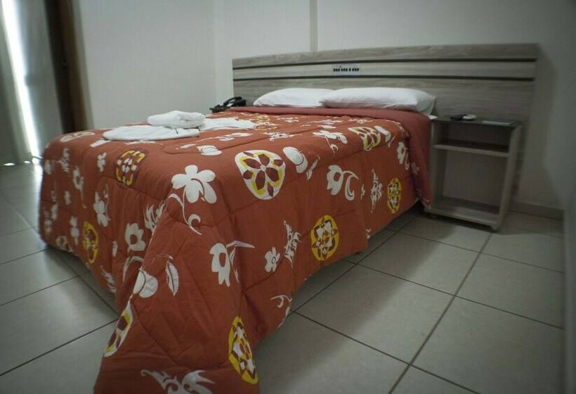 غرفة قياسية فردية, Mundial