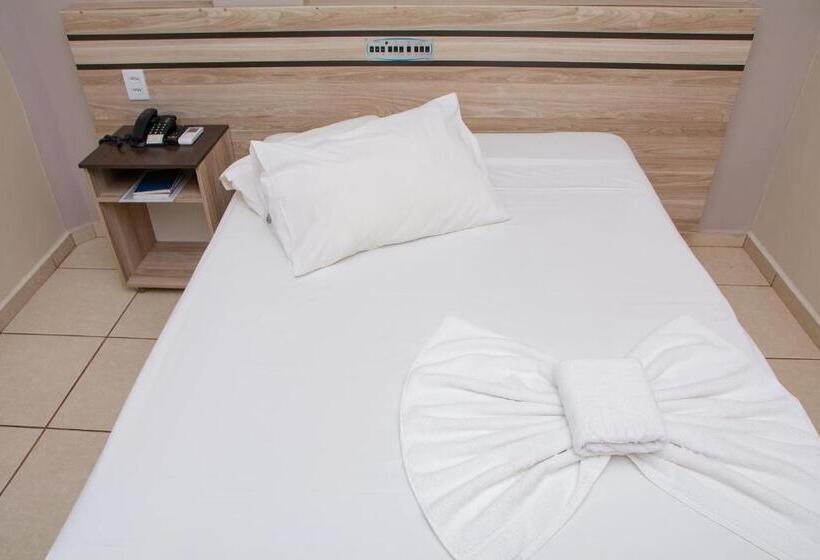 Номер Deluxe, Mundial