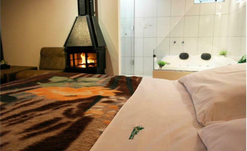 جناح, Pousada Das Araucarias