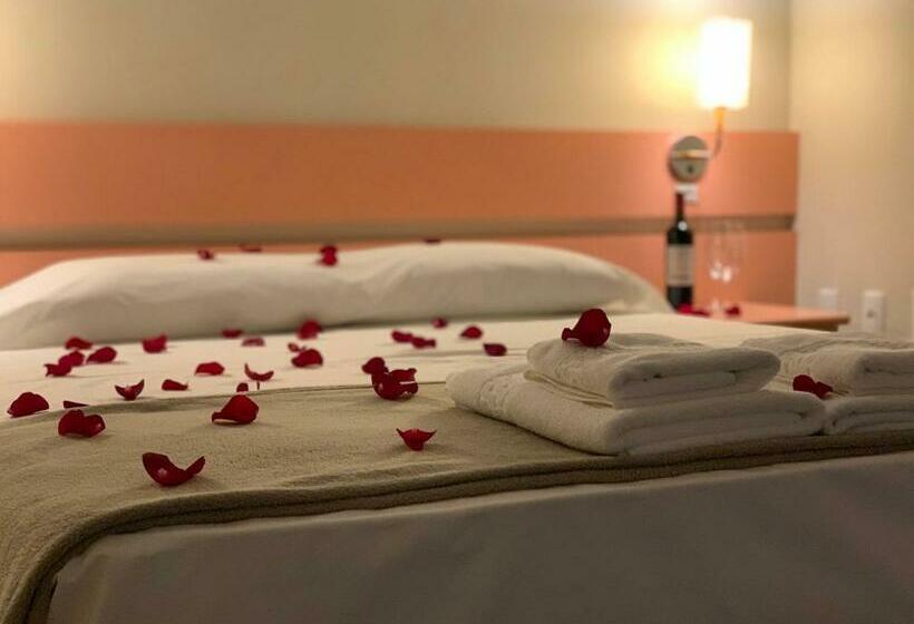 Номер Стандарт, Real Nob