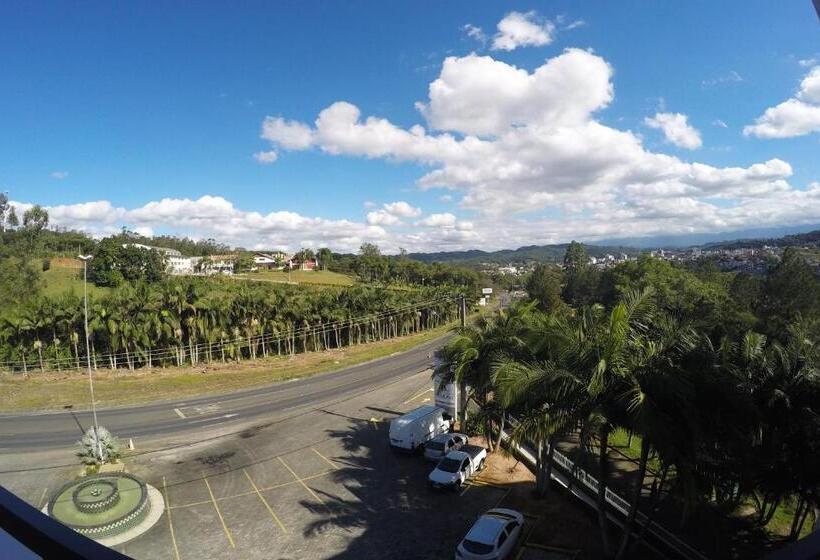 Номер Deluxe, Real Nob