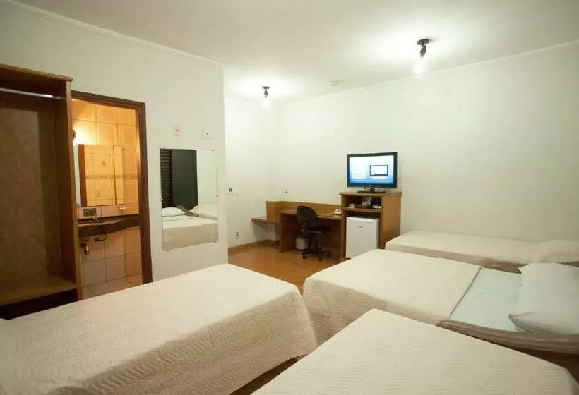 Deluxe Neljän Hengen Huone, Indaiá Hotel Residence