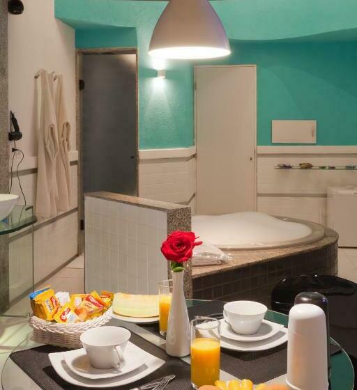 디럭스 룸, Forum Motel